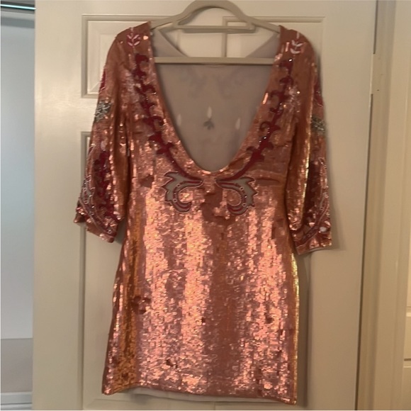 Needle & Thread Rose Gold Tapestry Motif Sequined Bodycon Mini - Picture 5 of 8